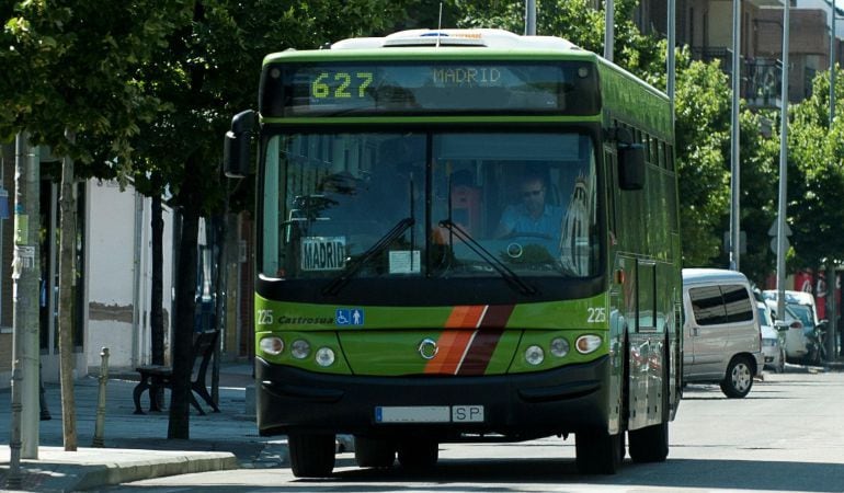 El autobús de la línea 627 une Villanueva de la Cañada con el Intercambiador de Moncloa