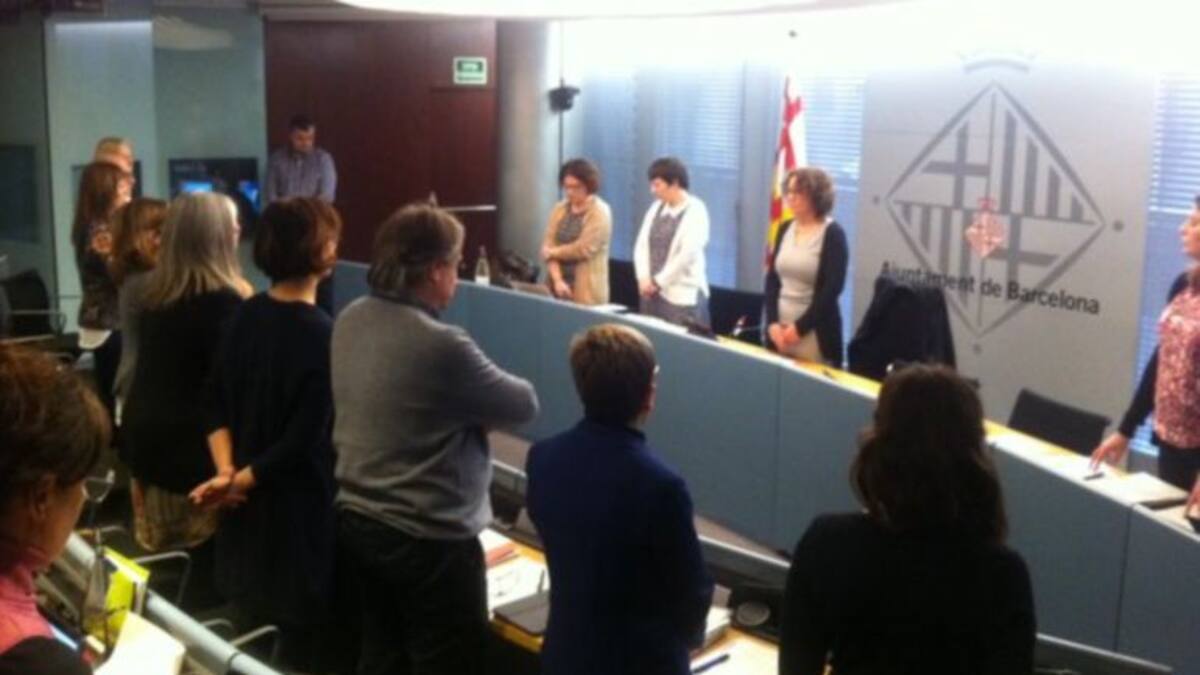 L’Ajuntament de Barcelona fa un minut de silenci