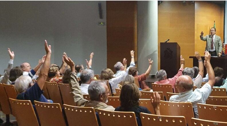 Asamblea colegial donde se aprobó el cambio de sede. Foto Colegio de Médicos de Cádiz