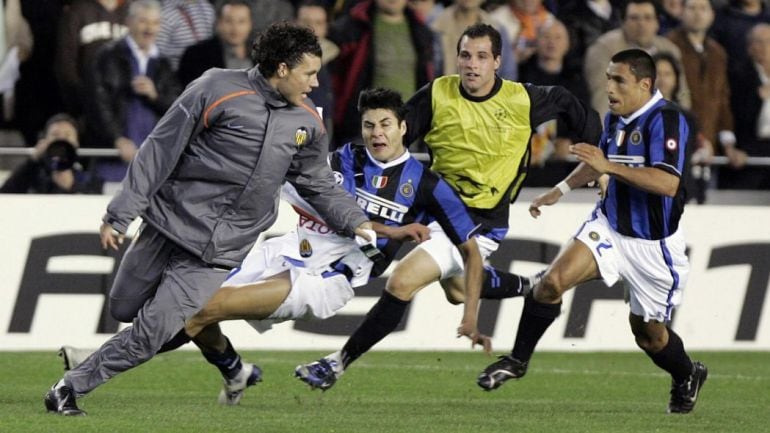 David Navarro, en la famosa imagen del Valencia contra el Inter