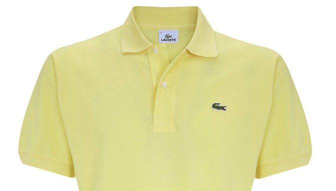 Polo amarillo de la firma Lacoste