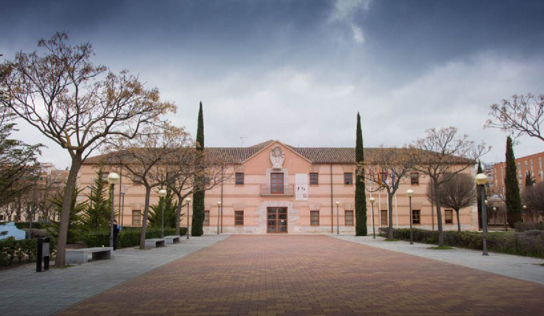 Fachada del Rectorado de la UCLM con sede en Ciudad Real