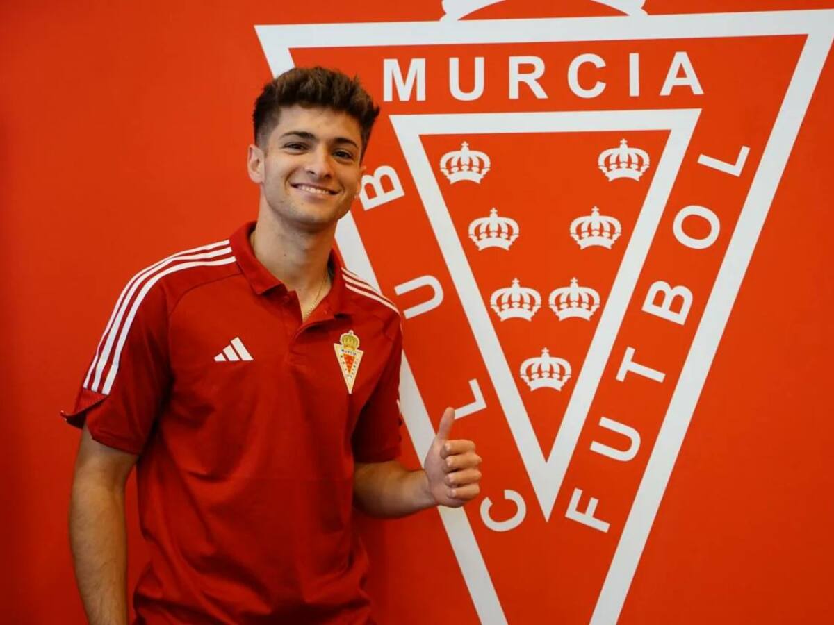 Totti Vera, en una encrucijada con el Real Murcia