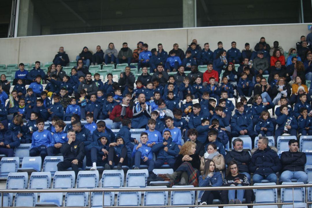 Las bases del CD El Ejido en la tribuna de Santo Domingo.