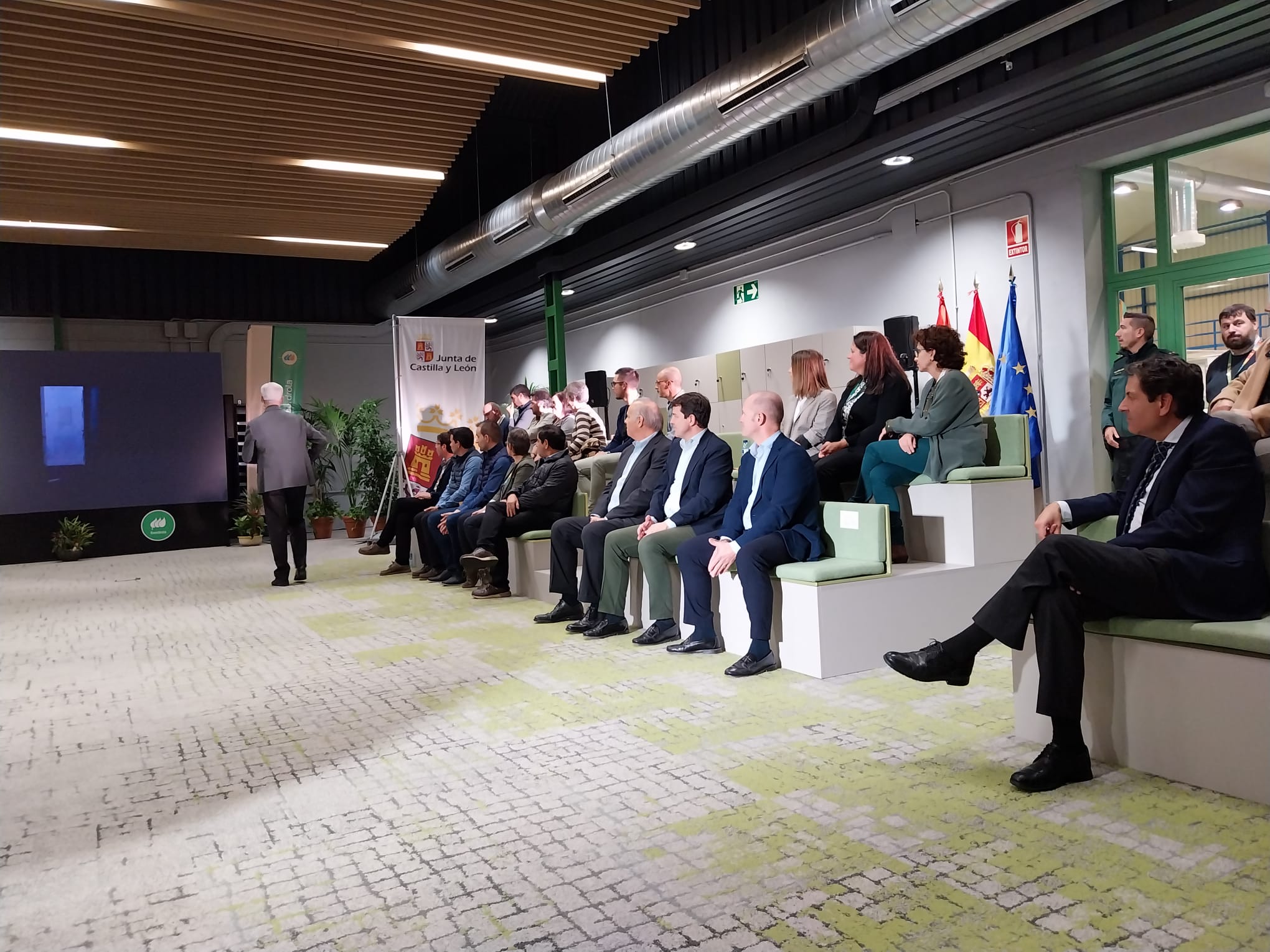 Momento de la inauguración del centro de innovación y formación de Iberdrola en Muelas del Pan