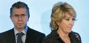 Francisco Granados junto a la presidenta de la Comunidad de Madrid, Esperanza Aguirre, en una foto de archivo