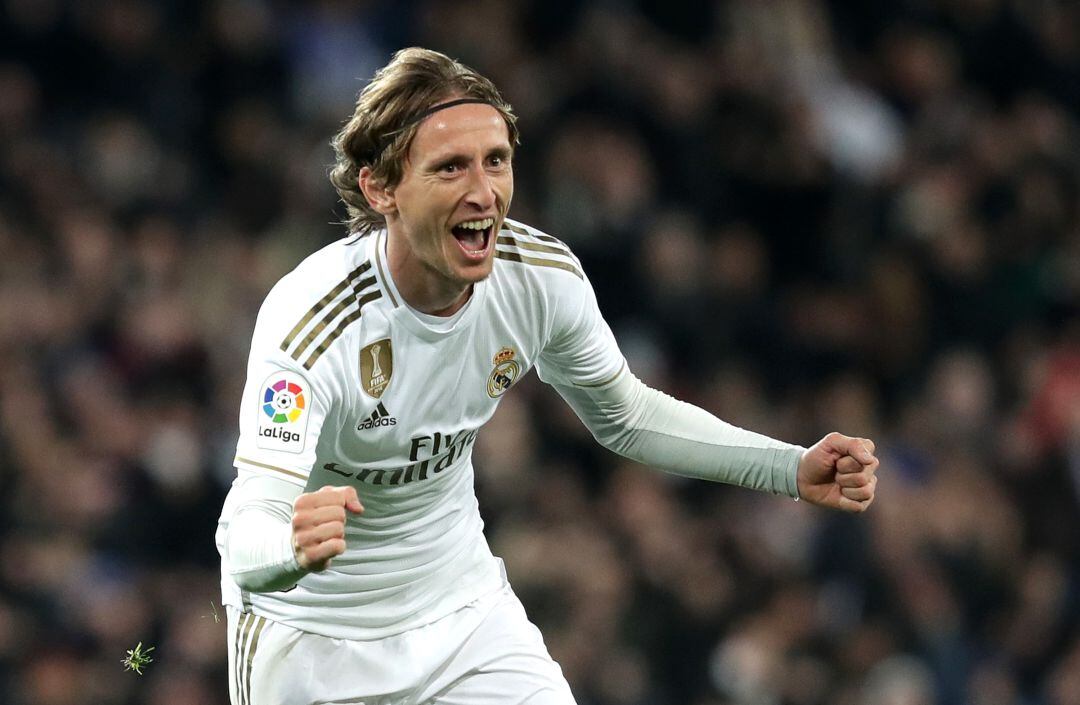 Uno de los momentos más importantes de la temporada de Modric: celebra su gol contra la Real Sociedad en noviembre tras ser suplente varios partidos