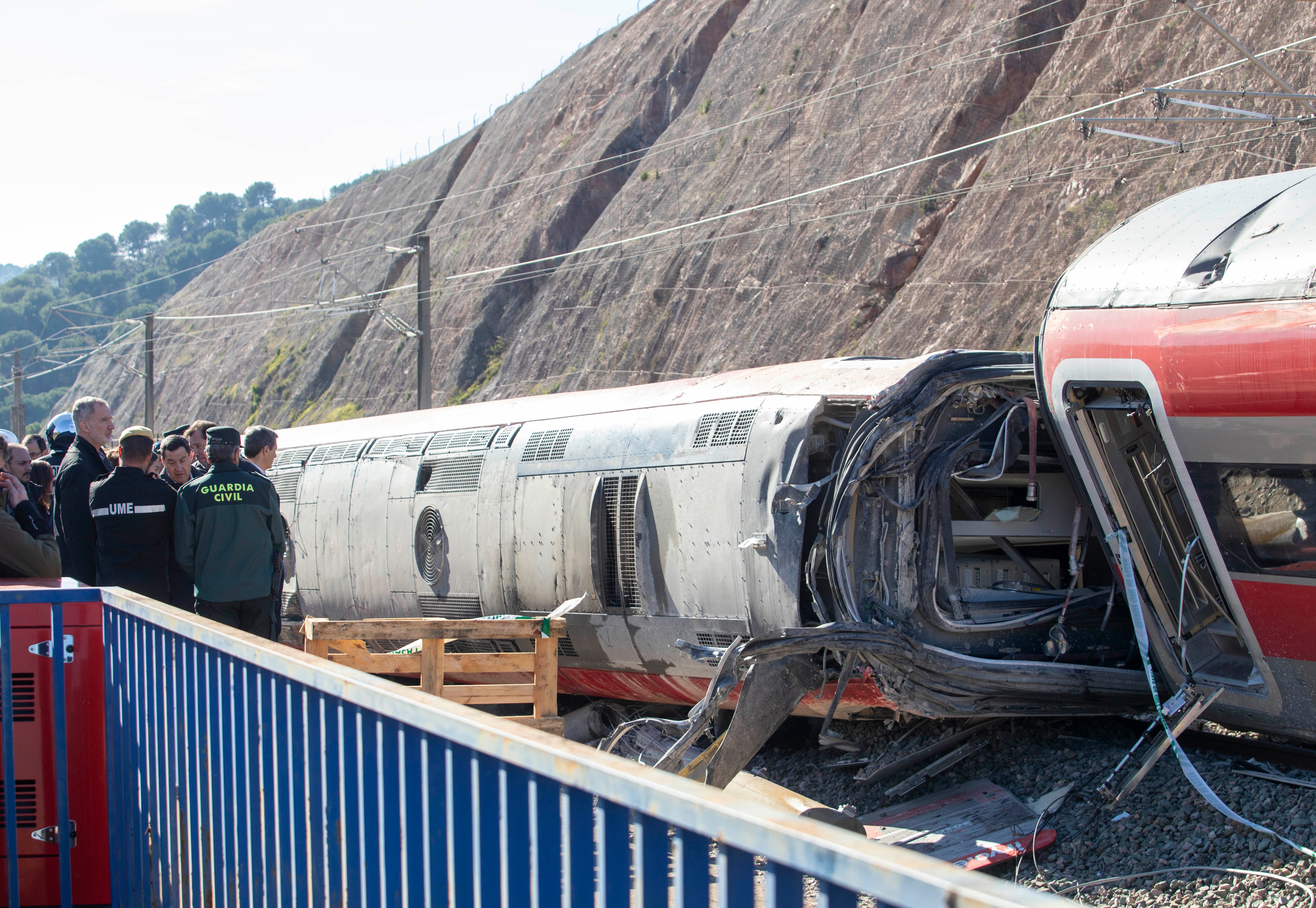Visita de los Reyes a la zona cero del accidente ferroviario de Adamuz