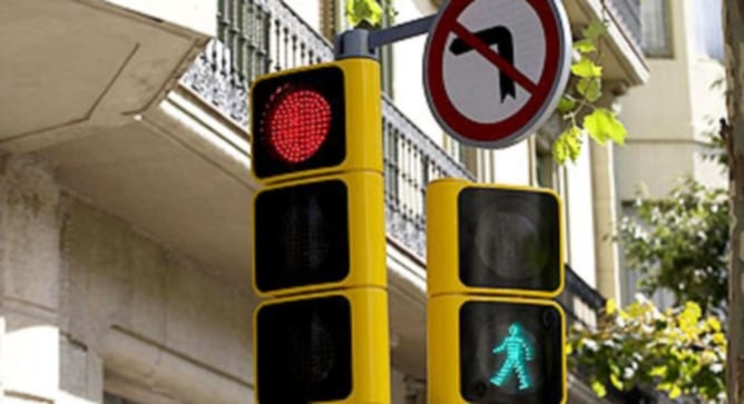 Un semàfor a Barcelona