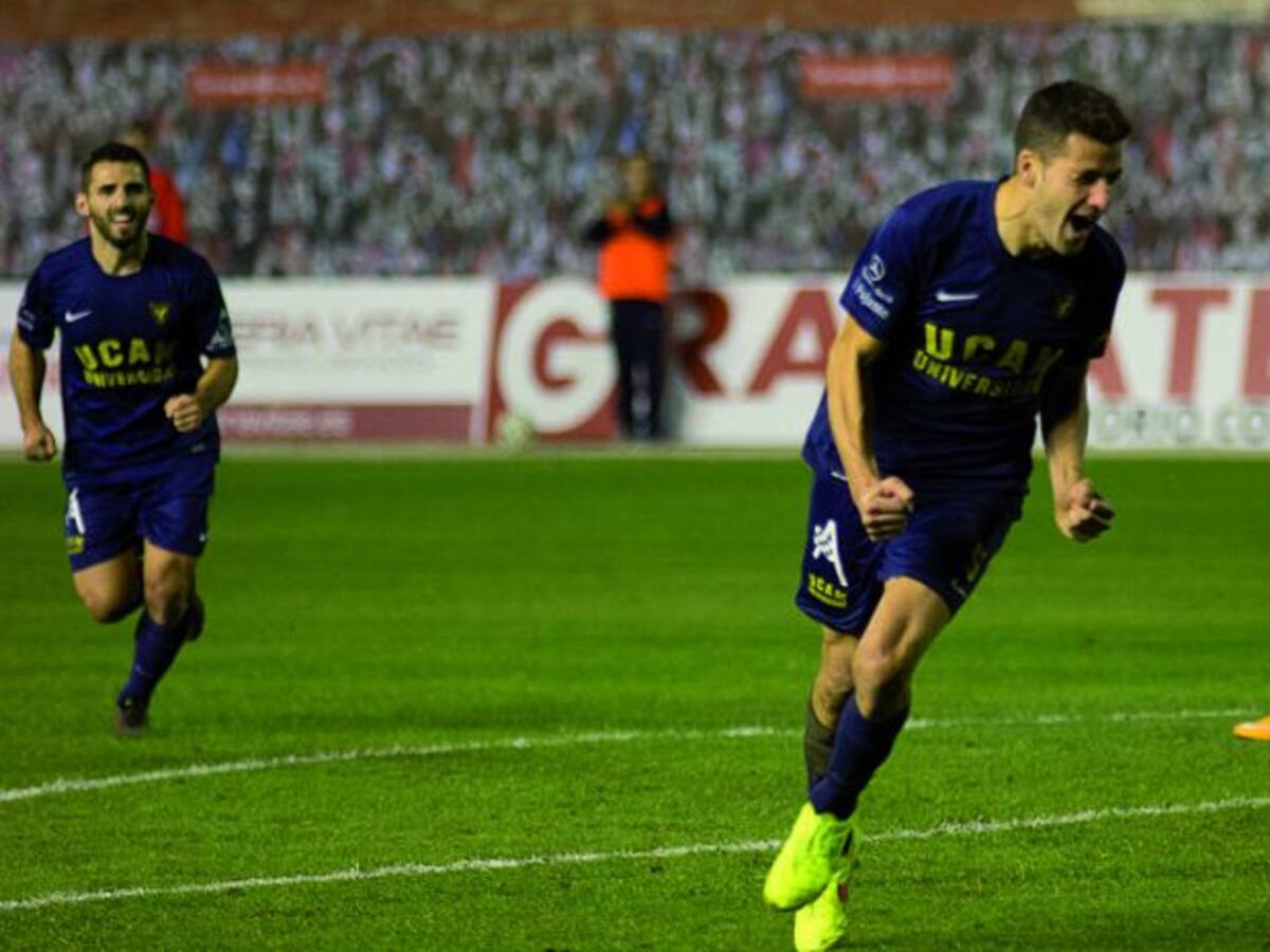 Fran Pérez renueva con el UCAM CF