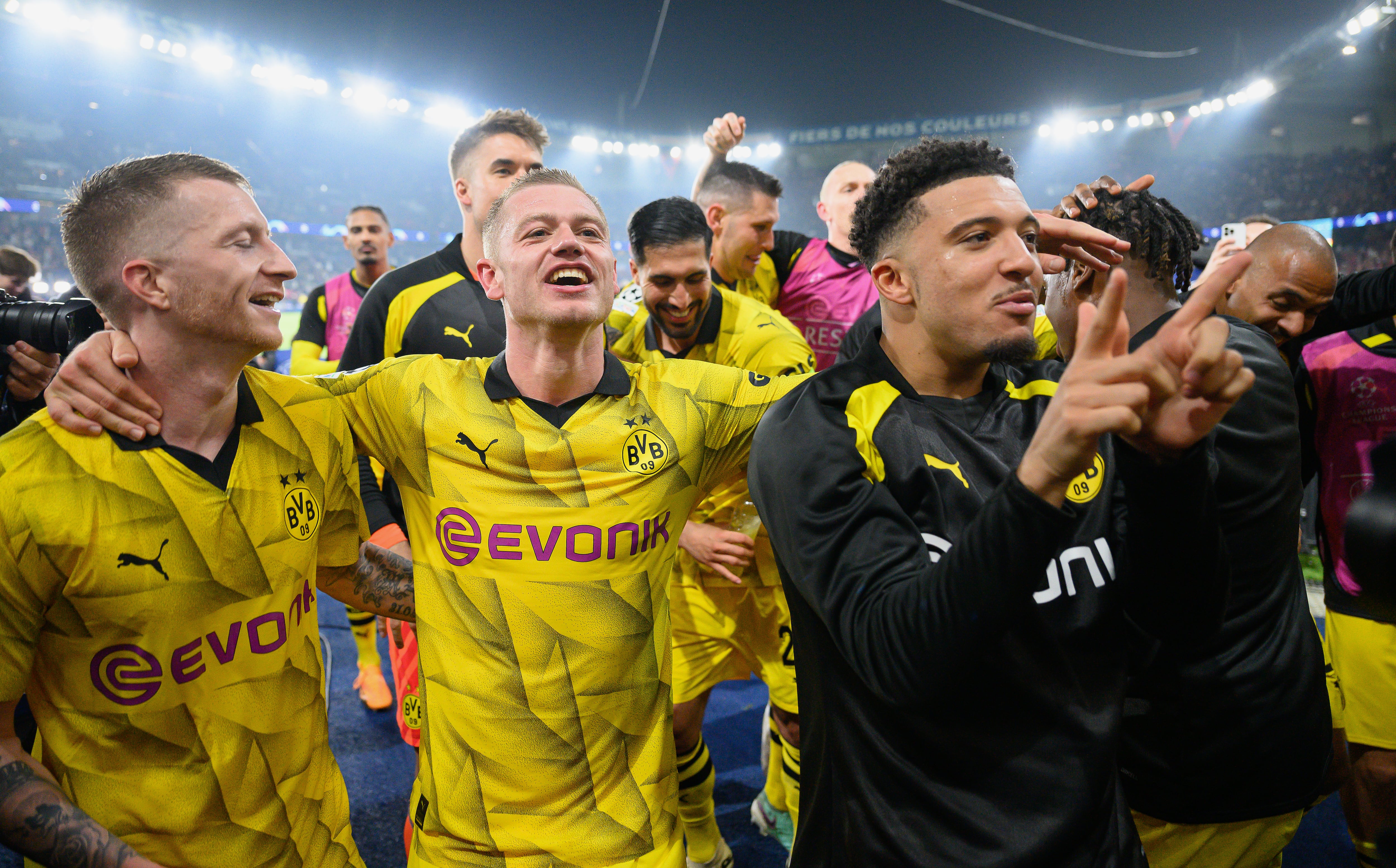 Los jugadores del Borussia Dortmund festejan su presencia en la final de la Champions tras ganar al PSG