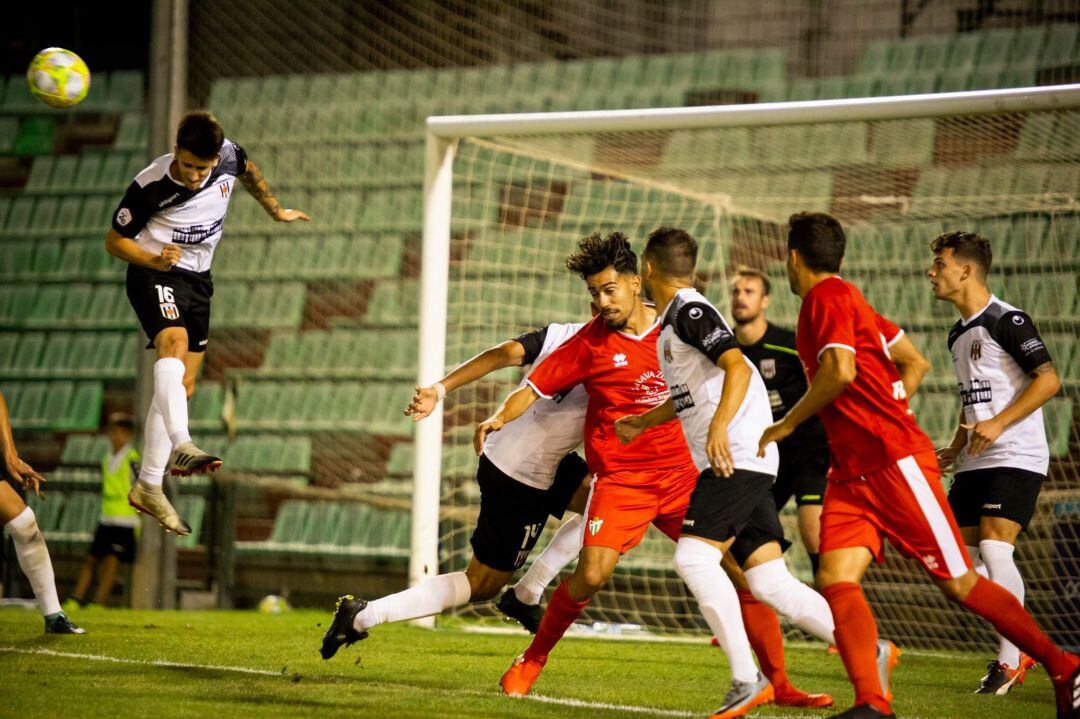 Imagen del choque ante el Mérida (1-1).