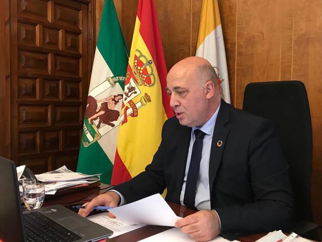 El presidente de la Diputación de Córdoba, Antonio Ruiz, durante el pleno telemático de hoy