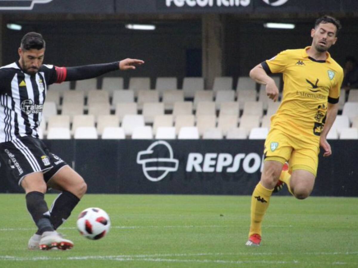 Tercer tropiezo consecutivo del Efesé ante el Villanovense (1-1)