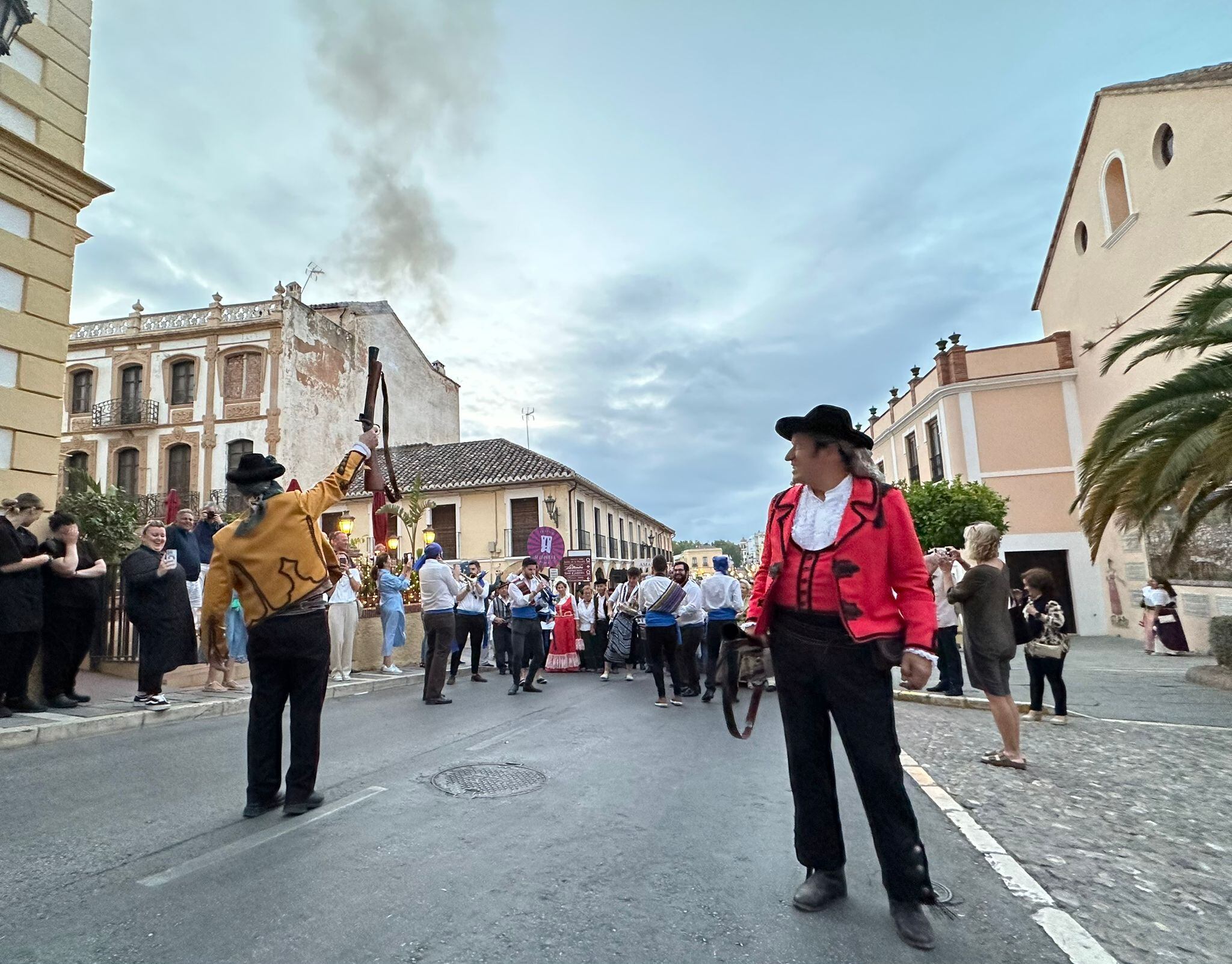 Pasacalles Romántico de este año 2024 donde en algunas partes del recorrido hubo escaso público