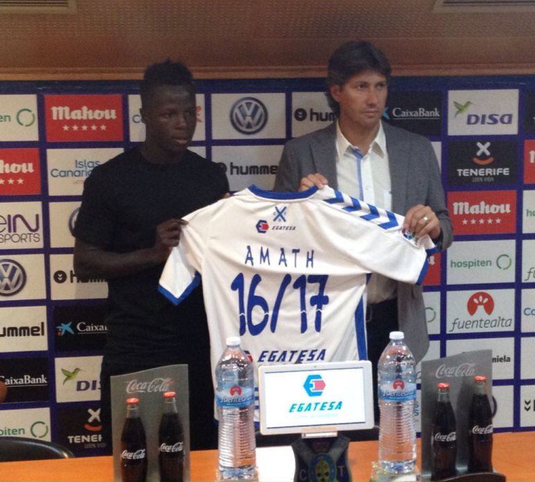 Amath Ndiaye en su presentación con el CD Tenerife