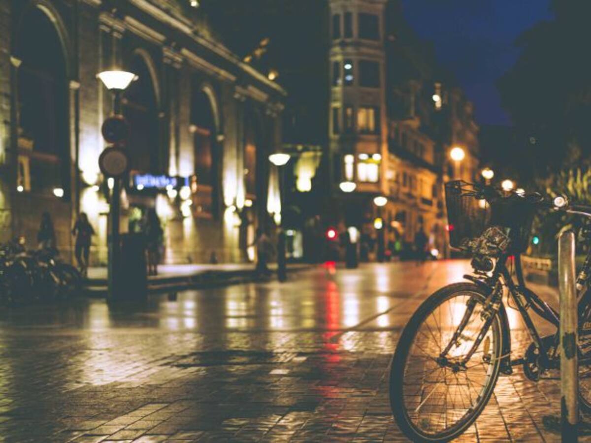 Bicicletas con luna llena