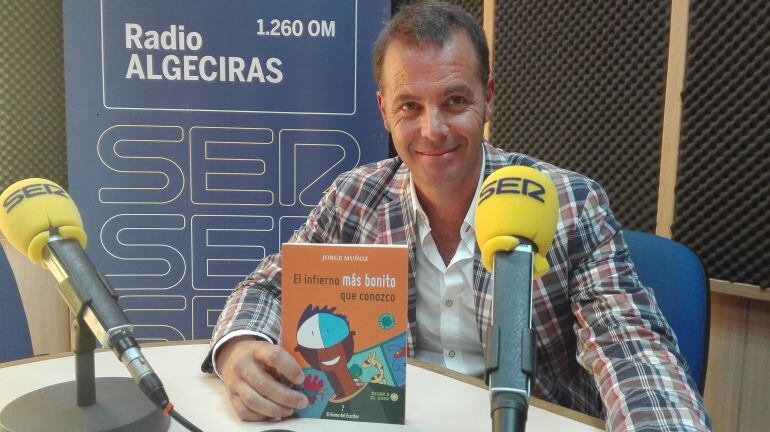 Manuel Cózar nos anuncia la presentación del libro "El infierno más bonito que conozco".