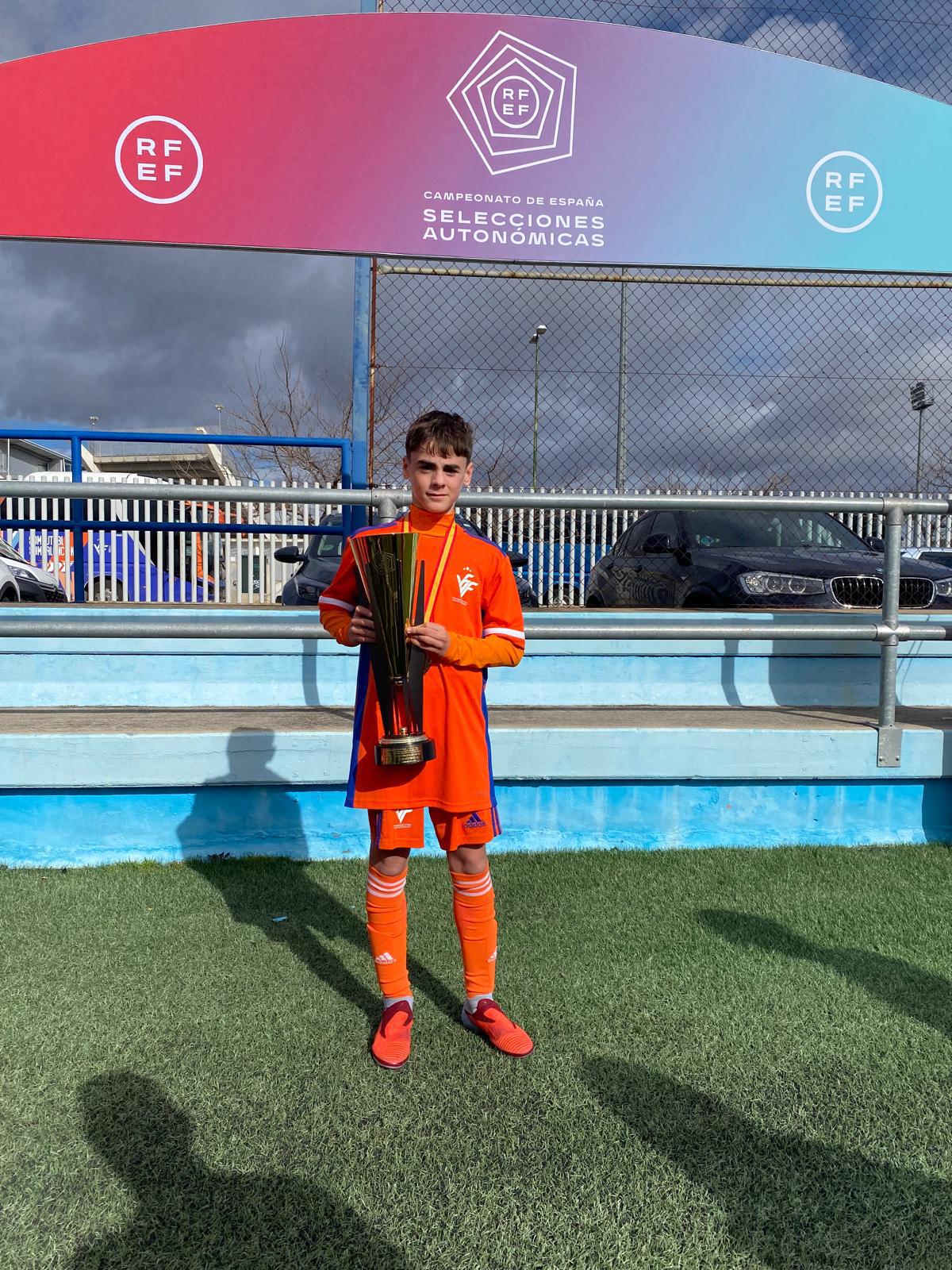 Borja, con la Copa de su equipo