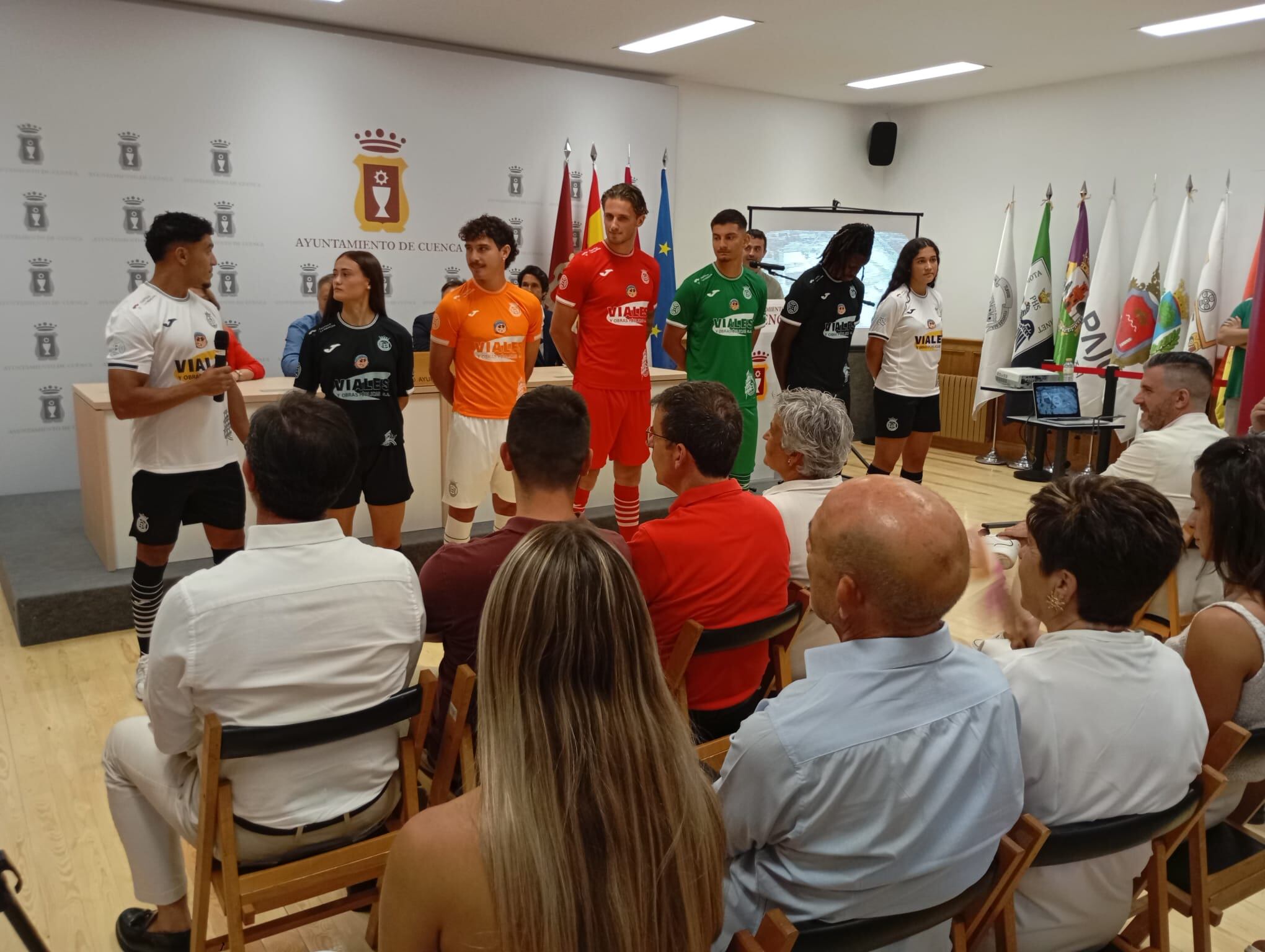 Presentación de las camisetas de la UB Conquense de la temporada 2025-2026
