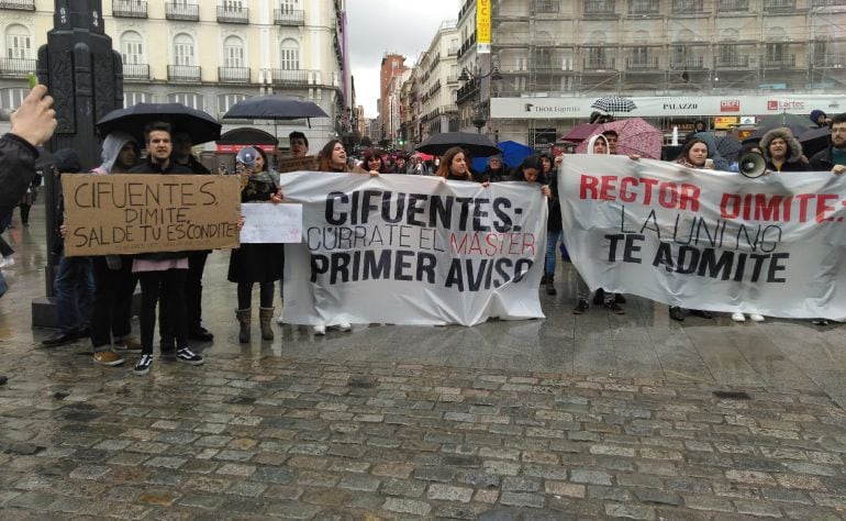 Manifestación de los estudiantes de la URJC en Sol