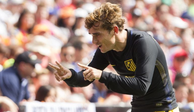 Griezmann celebra su gol en Mestalla