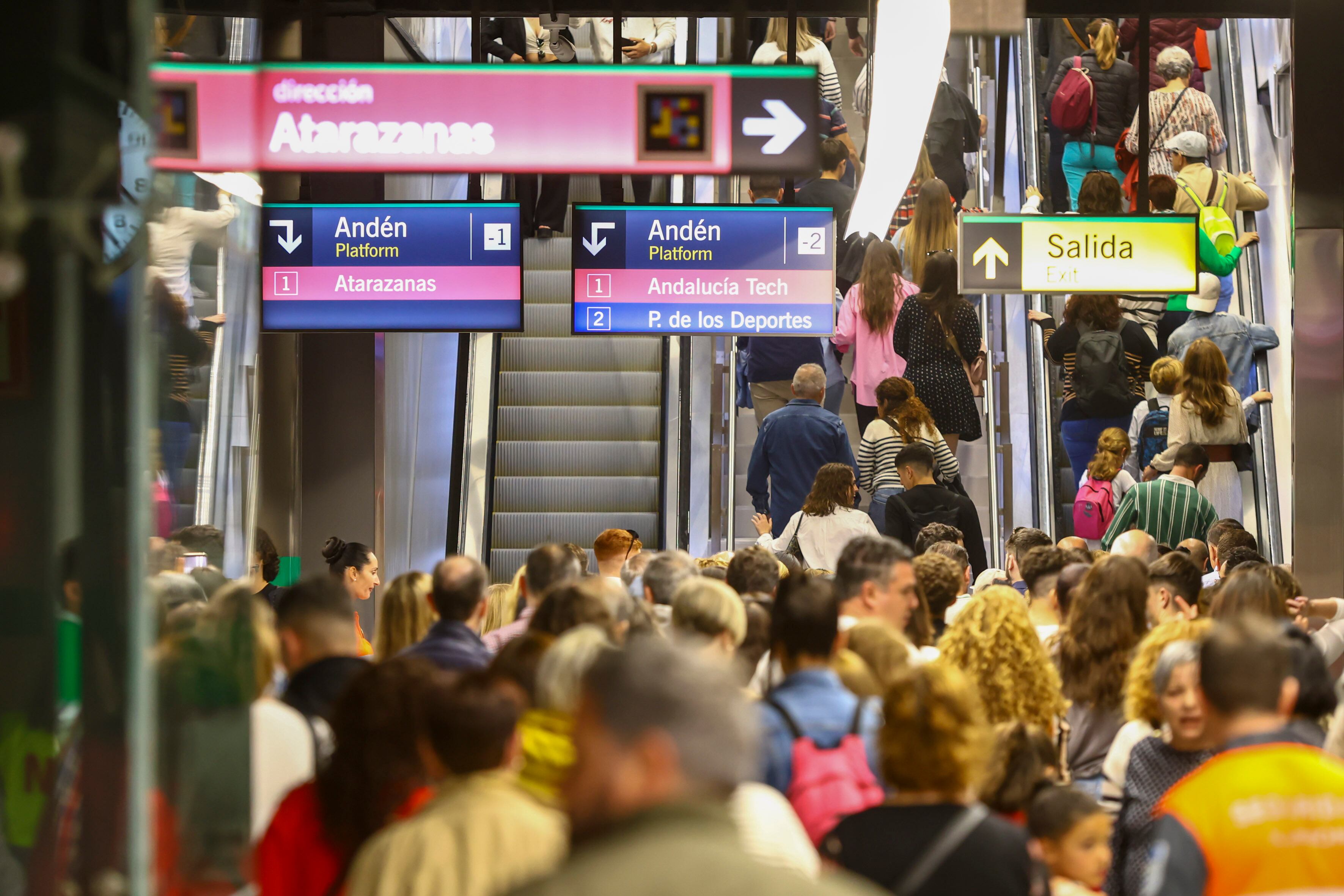 Viajeros del metro de Málaga