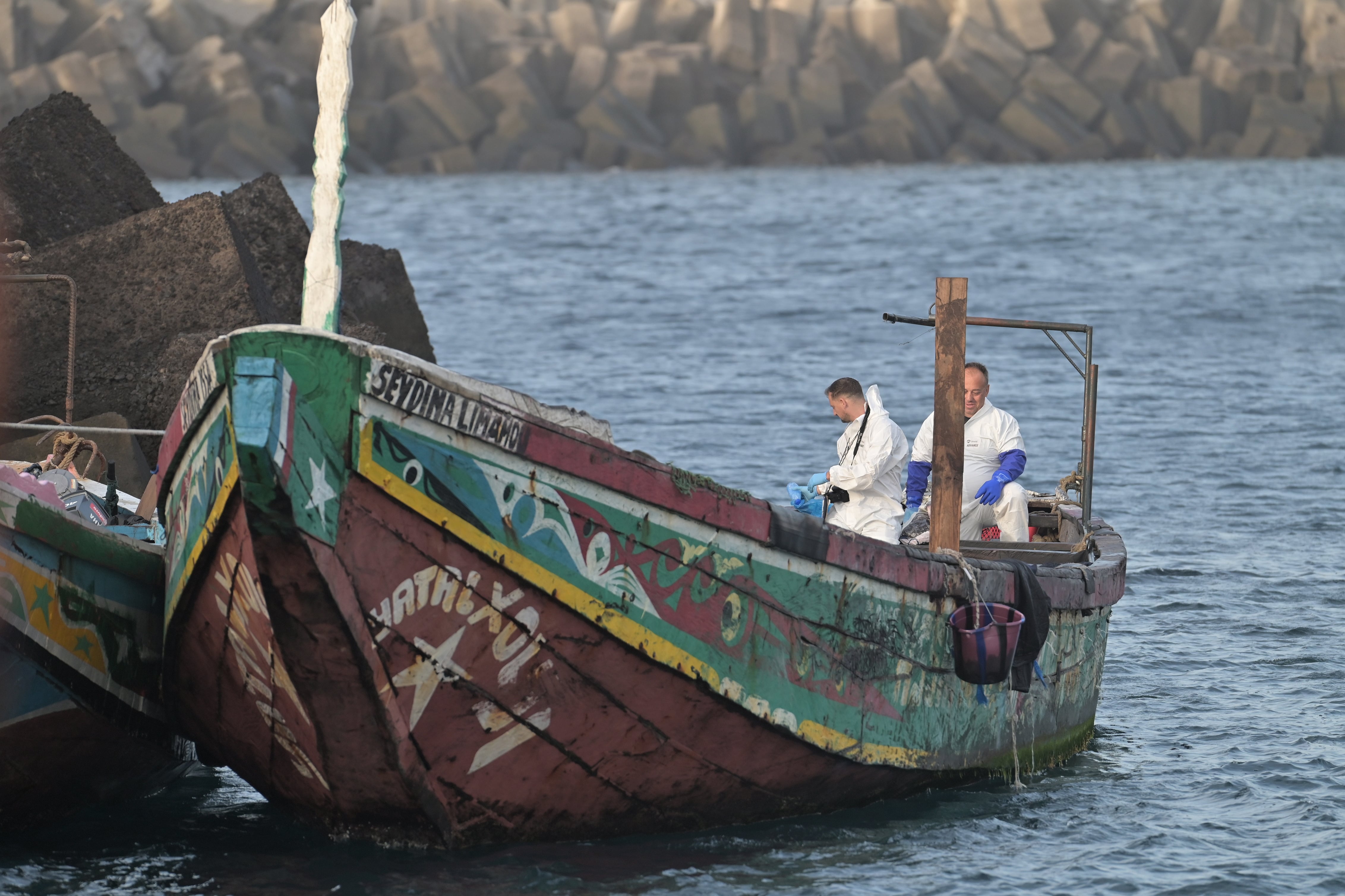 Salvamento Marítimo rescata un cayuco próximo a El Hierro