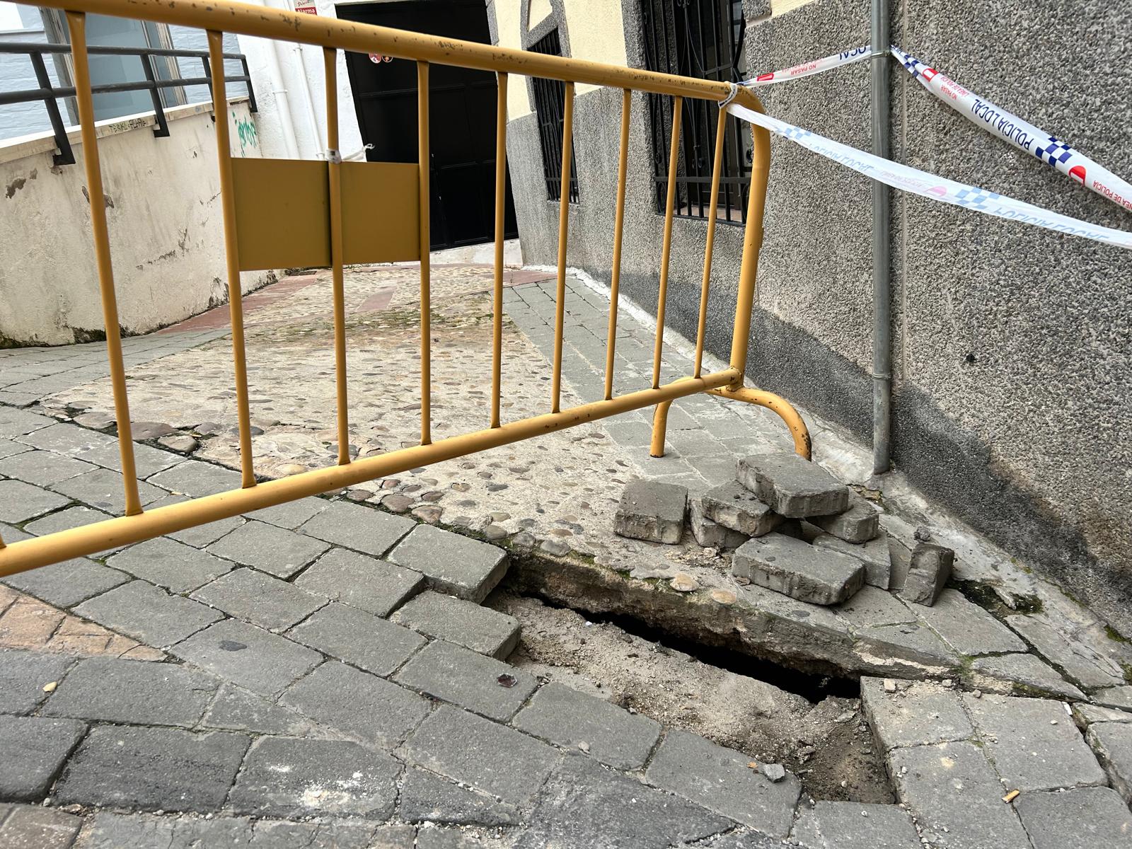 Hundimiento en la calle Arroyo de San Pedro.