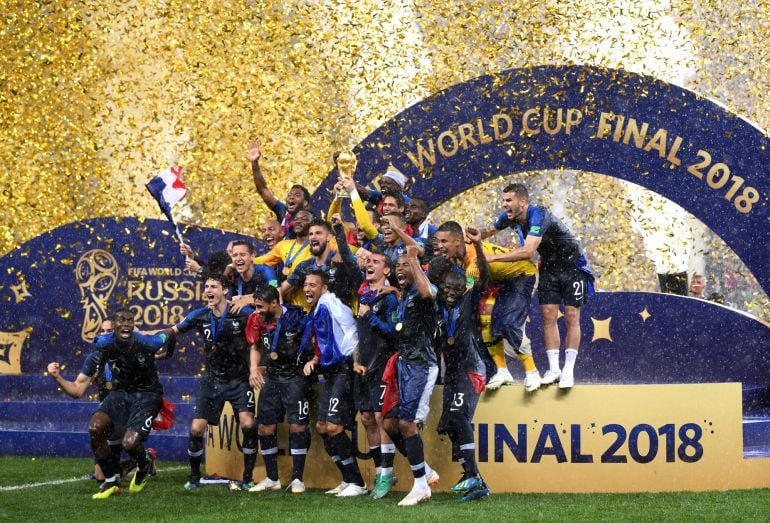 Los jugadores de Francia celebran la victoria en el Mundial de Rusia 2018.