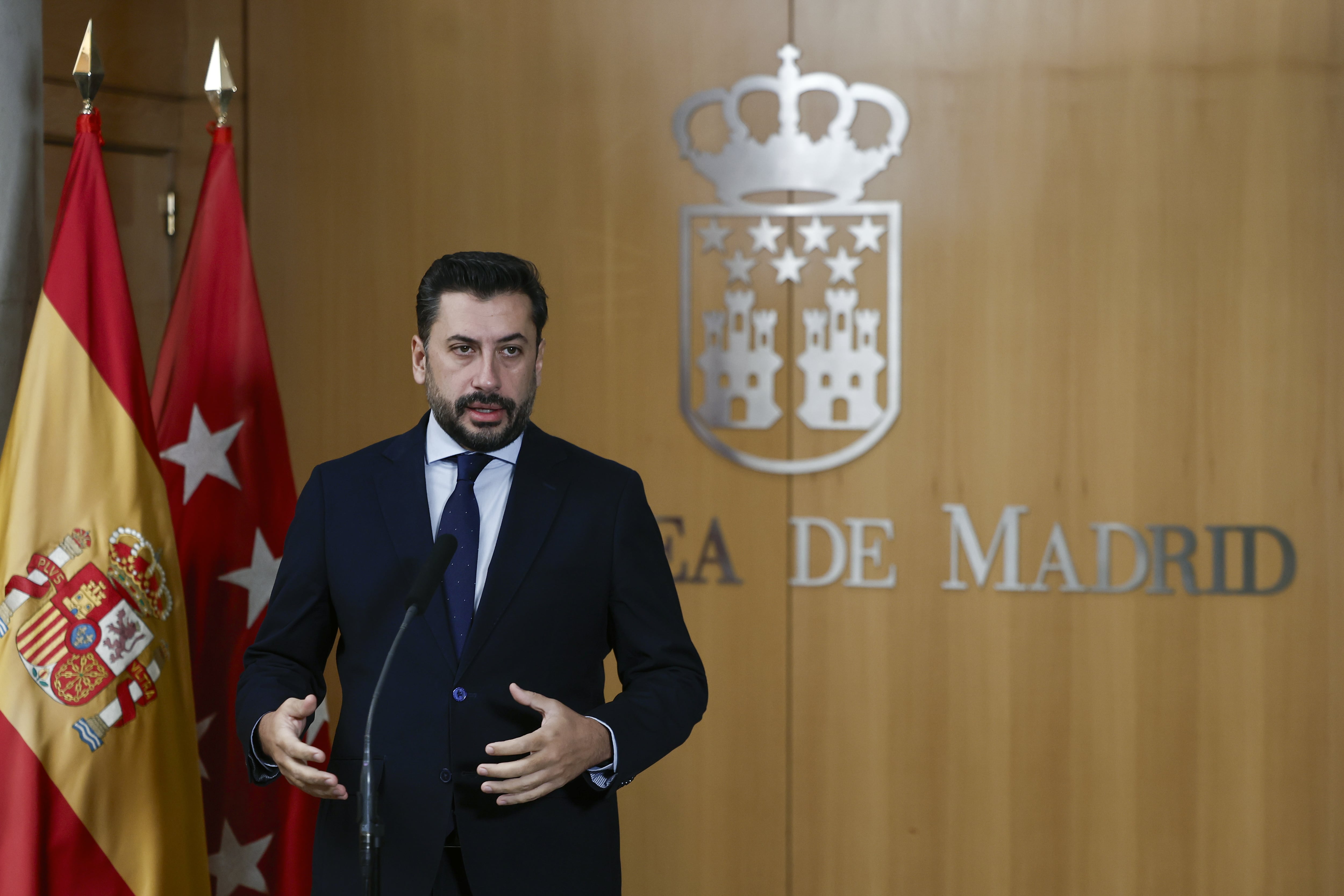MADRID, 06/11/2025.- El portavoz del PP, Carlos Díaz-Pache, durante la rueda de prensa que ha ofrecido este jueves en la Asamblea de Madrid, que celebra pleno. EFE/ Sergio Perez
