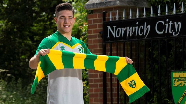 Buendía ya posa con los colores del Norwich City