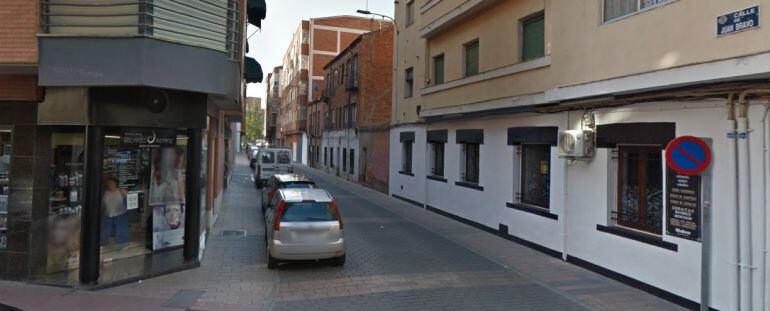 El robo ha tenido lugar en un bar de la calle Juan Bravo, entre Industrias y la calle de la Vía