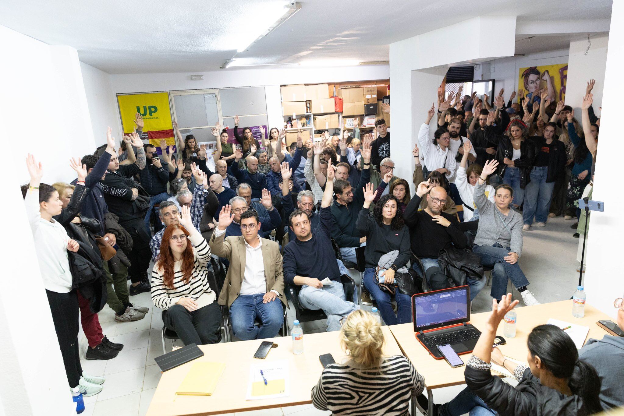Momento de la votación de la Asamblea de Ganar Alcorcón