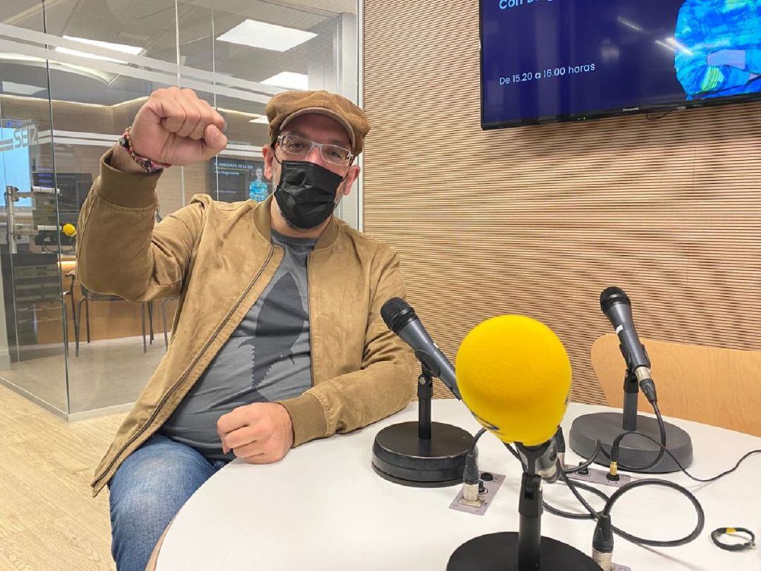 Javier Ajenjo, en los estudios de Radio Aranda