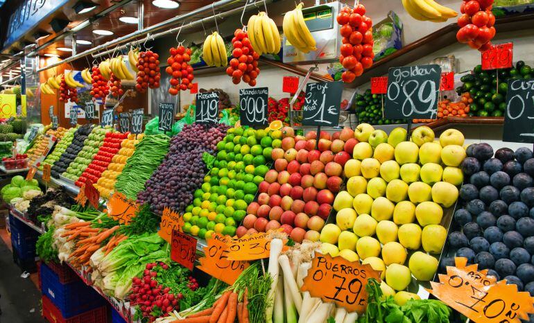 La verdura y la fruta son la base de la alimentación.