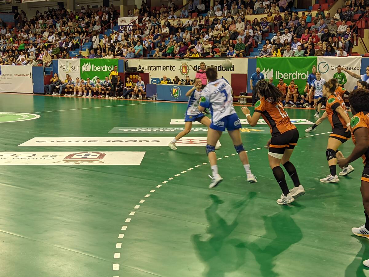 Elba y Omu no pueden con Bera Bera