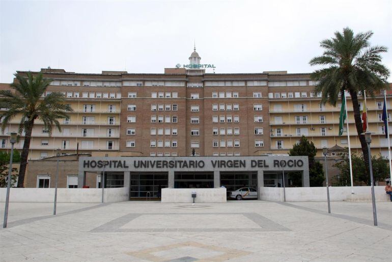 Fachada del hospital Virgen del Rocío