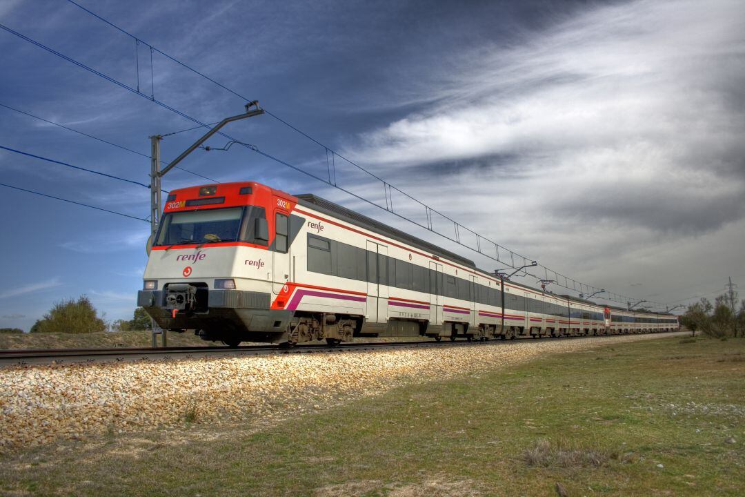 Adif se encuentra inmersa en el proceso de licitación de las obras para la sustitución de la losa del túnel, que según han determinado los técnicos, significará la solución definitiva a la transmisión de las vibraciones a las viviendas