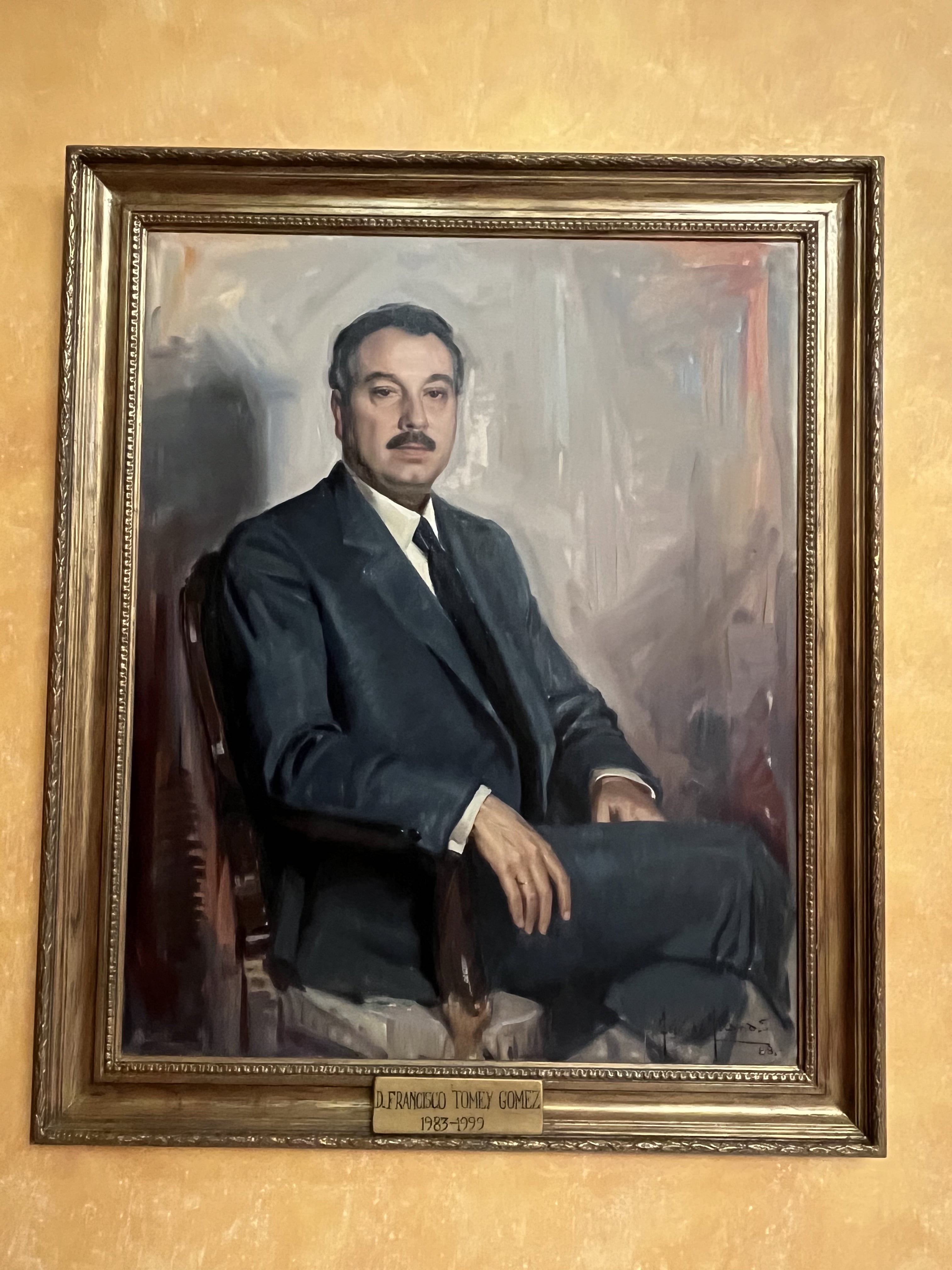 Retrato de Francisco Tomey  expuesto en los pasillos de la Diputación de Guadalajara