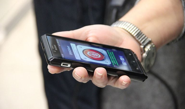 L&#039;aplicació permet avisar la policia molt ràpid.