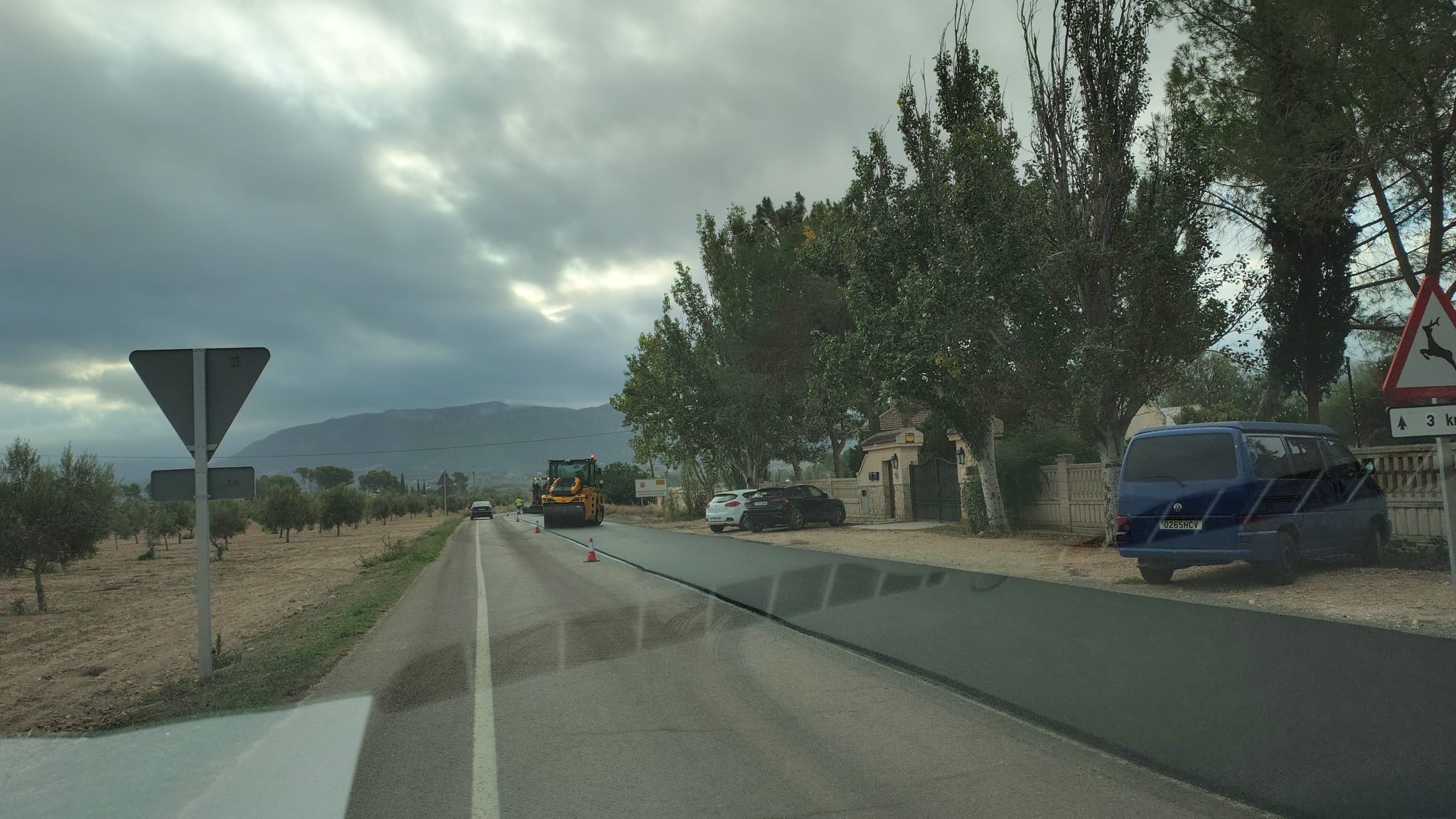 Trabajos de asfaltado en Peña Rubia