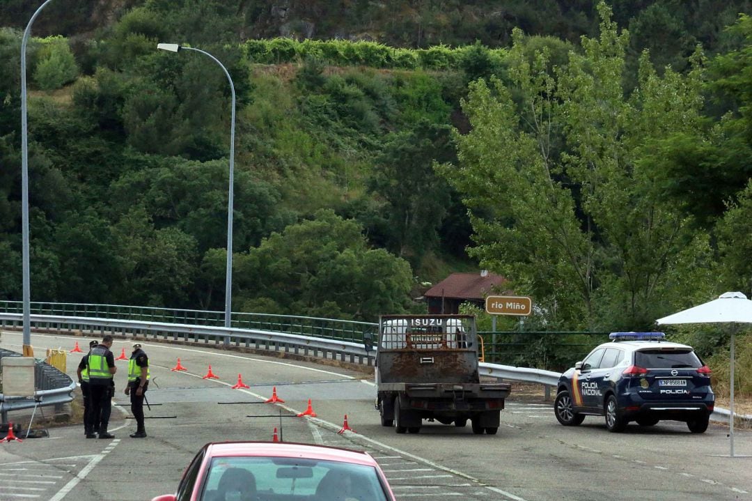 Un control de carretera en Arbo.