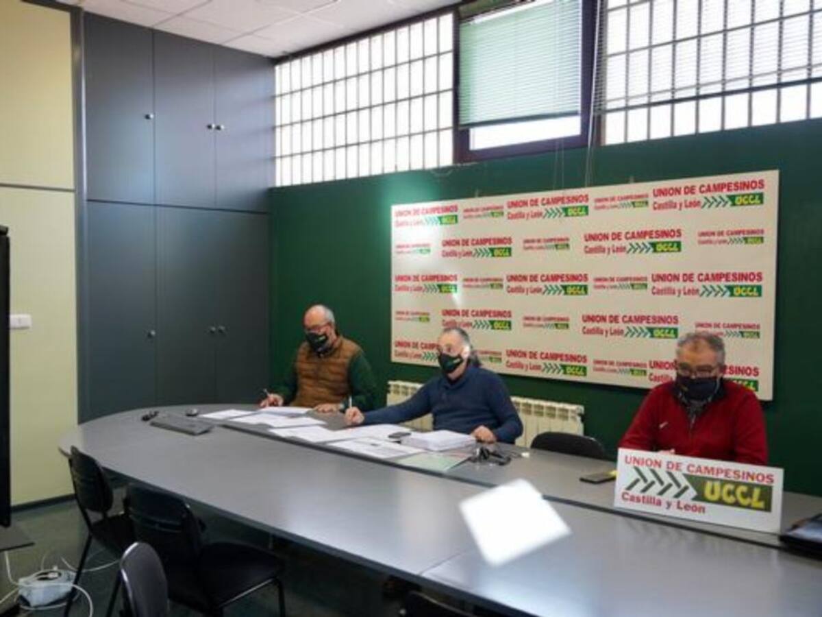 "El ministerio de Agricultura se ha convertido en un mero gestor"