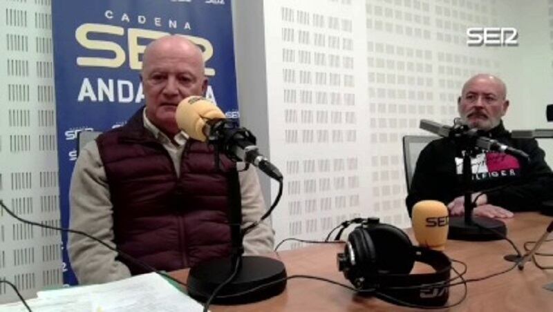 Ignacio Sánchez Mejías, a la izquierda, en el estudio del programa Cruz de Guía