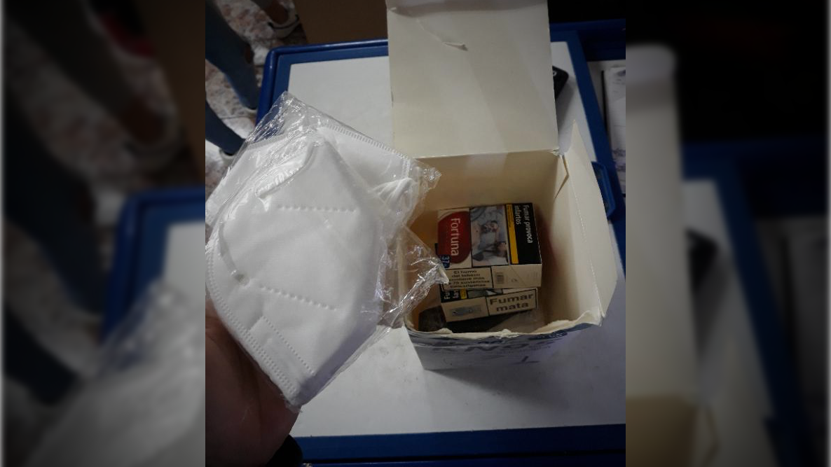 El tabaco interceptado en el comercio del barrio de Carrús