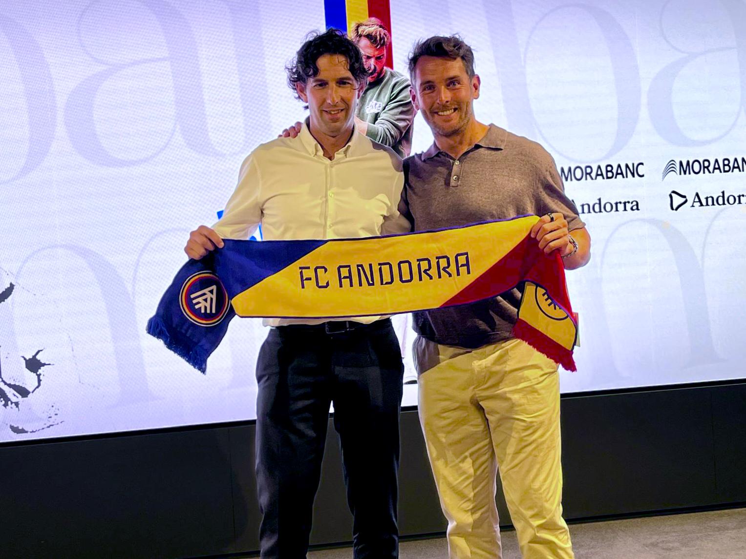 Presentat Ibai Gómez com a nou tècnic de l'FC Andorra, acompanyat de Jaume Nogués