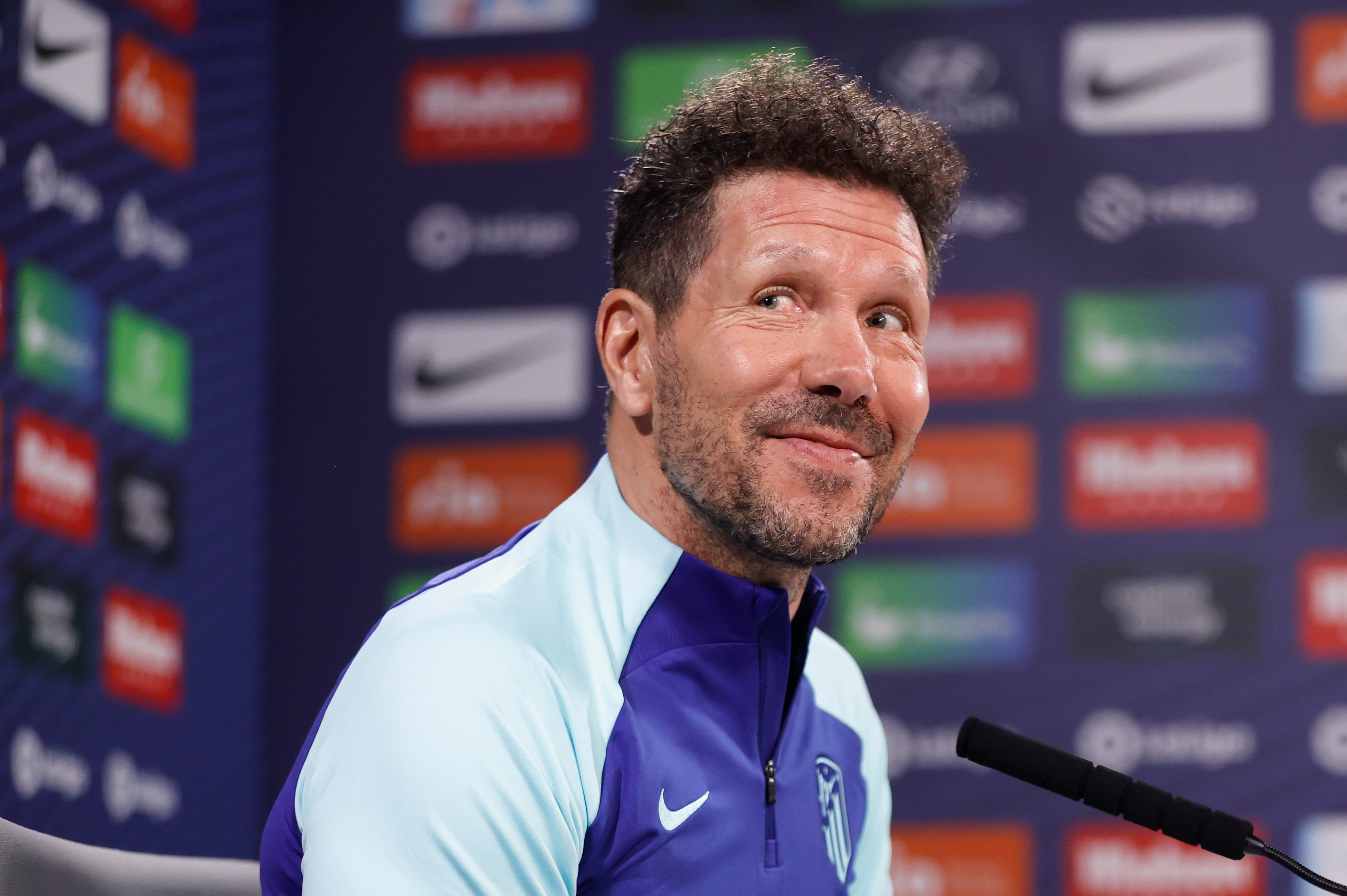 Diego Pablo Simeone durante la rueda de prensa tras el entrenamiento del equipo en la ciudad deportiva de Majadahonda, Madrid, este domingo, previo a su enfrentamiento liguero contra el Girona. EFE