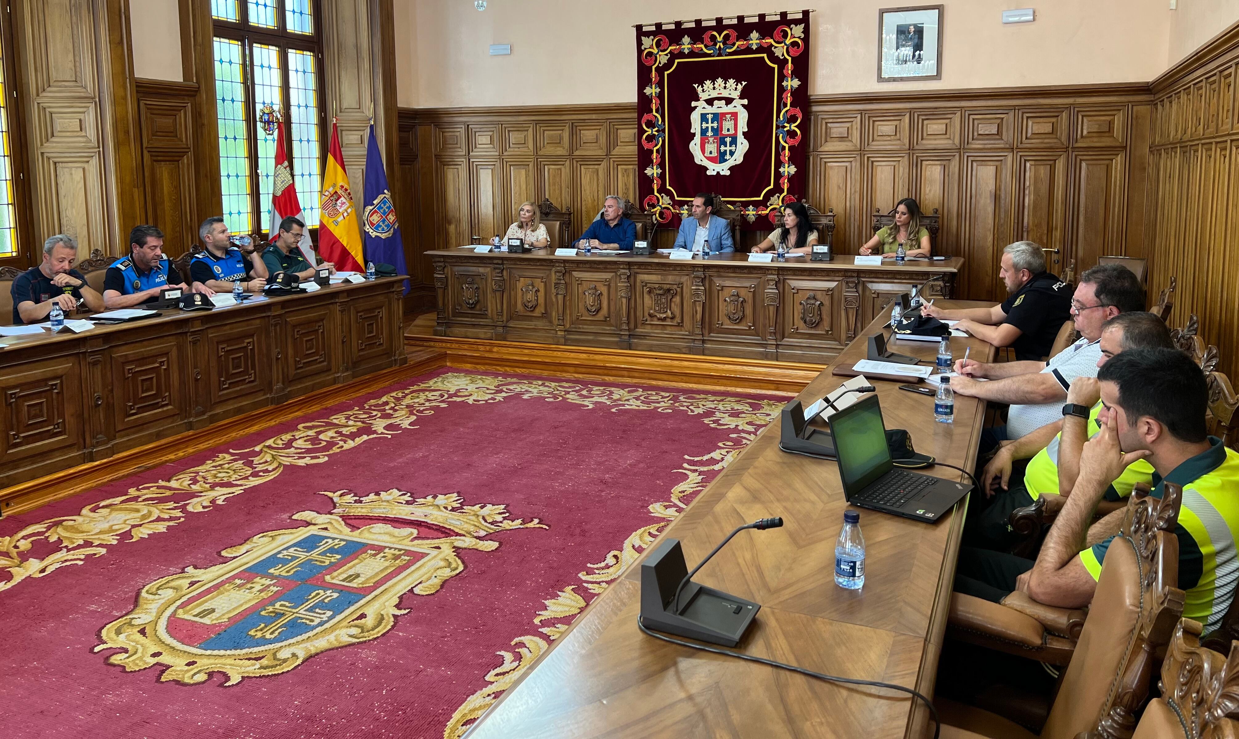 La Junta Local de Seguridad aborda el desarrollo de las ferias y fiestas de San Antolín