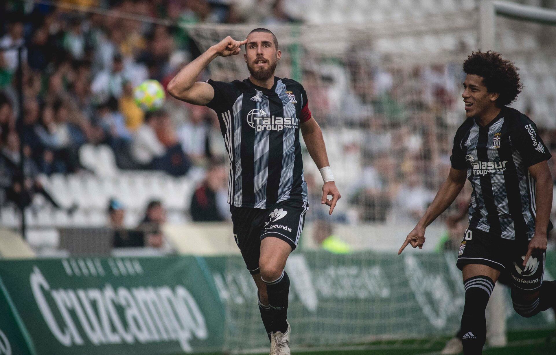 Andújar celebra uno de sus goles al Córdoba en 2020